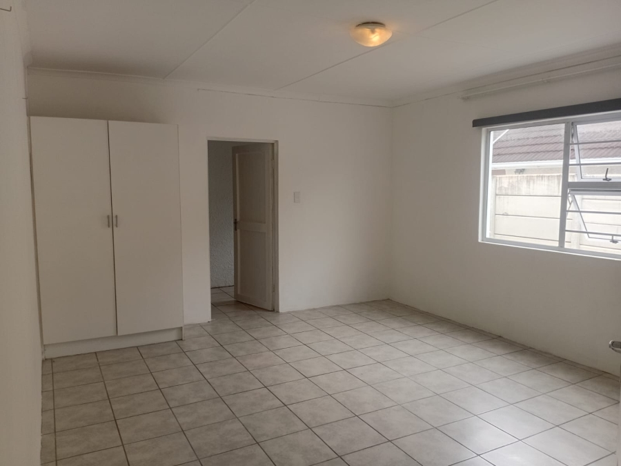 2 Bedroom Property for Sale in Nahoon Valley Park Eastern Cape